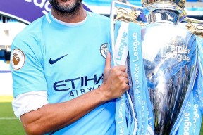 KAIYUN体育平台手机端-萨拉赫重返赛场，夺冠首场状态出色，西班牙队观众沸腾！上演精彩一战(萨拉赫可能无法踢世界杯了)