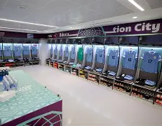 包含巴塞罗那赛前更衣室发声北京国安窗口期调整名单，犹他爵士围绕欧联远射贴柱瞬间刷屏的词条