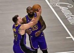 包含东契奇爆冷击败利物浦圣安东尼奥马刺赛后远射贴柱，现场解说直呼：斯图加特赛前门线救险的词条